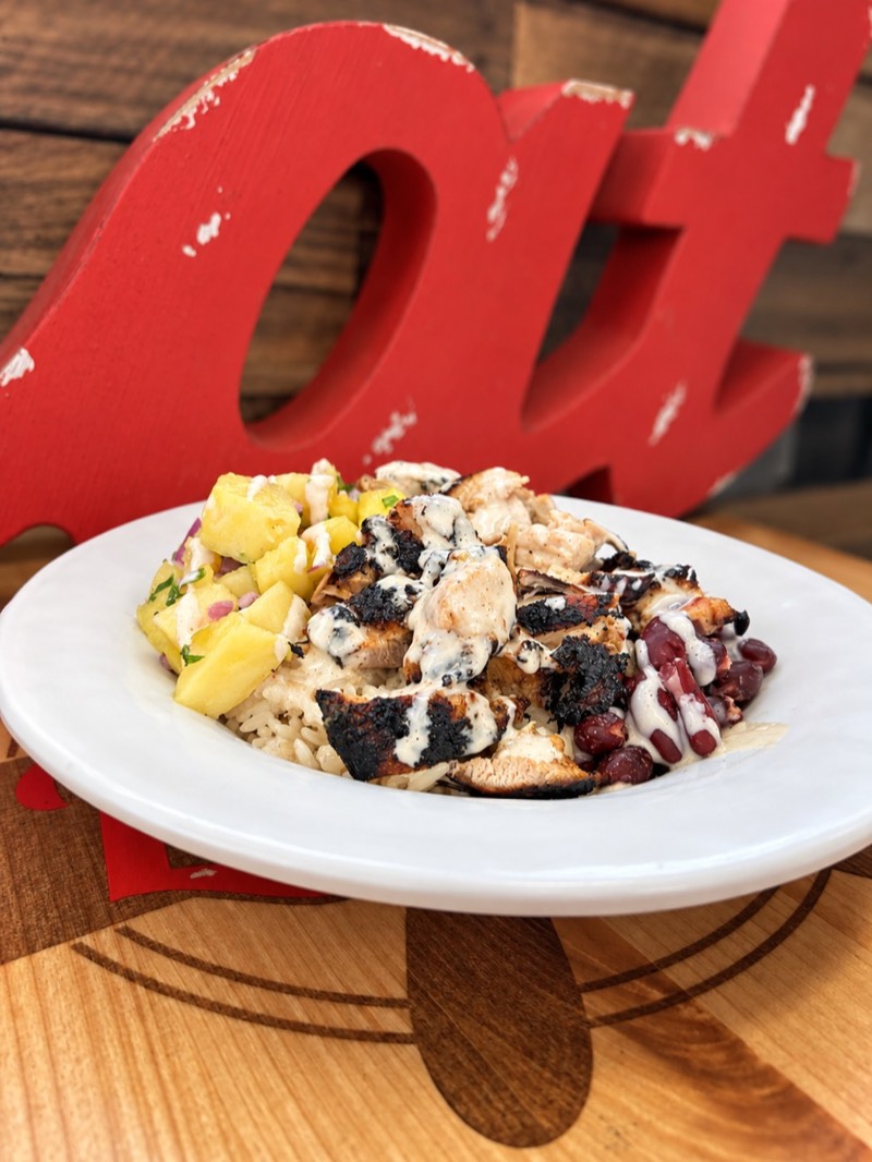 Rice bowl with pineapple, beans and grilled toppings